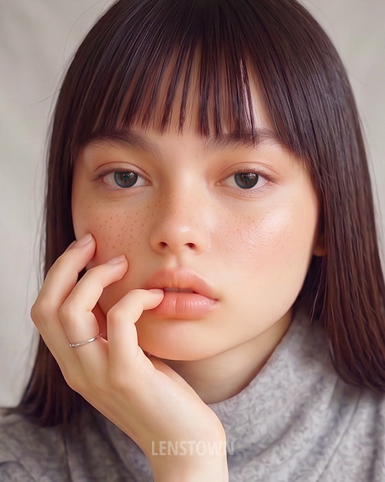 Lighly Creamy Gray